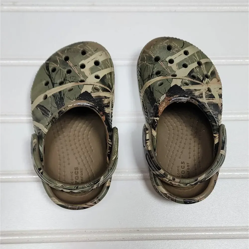 Crocs Classic Realtree Toddler Clogs Sandals Size 4 Toddler Green & Tan